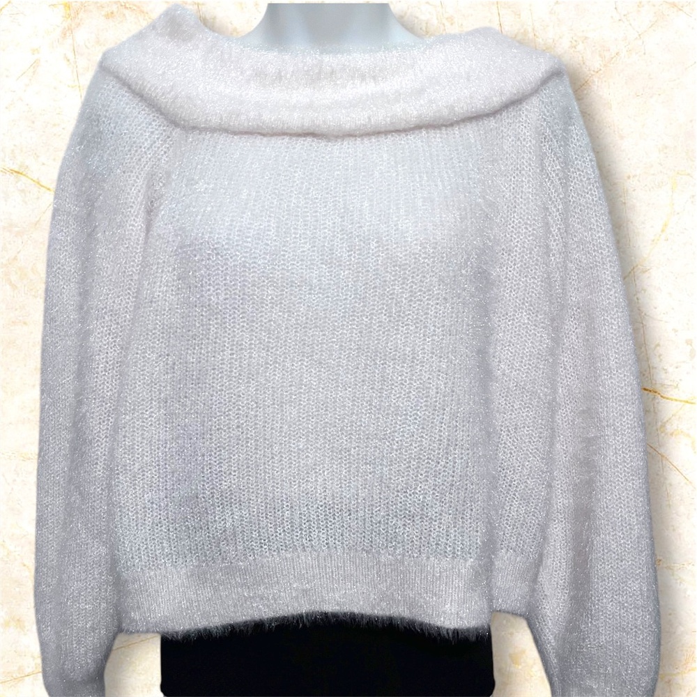 H&M Divided Women's Off-White Sweater Round Neck Long Sleeve Size M